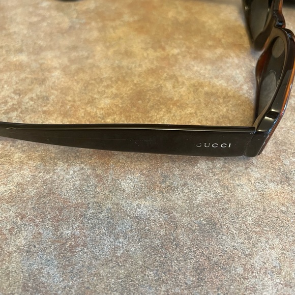 Gucci Sunglasses - Picture 5 of 5
